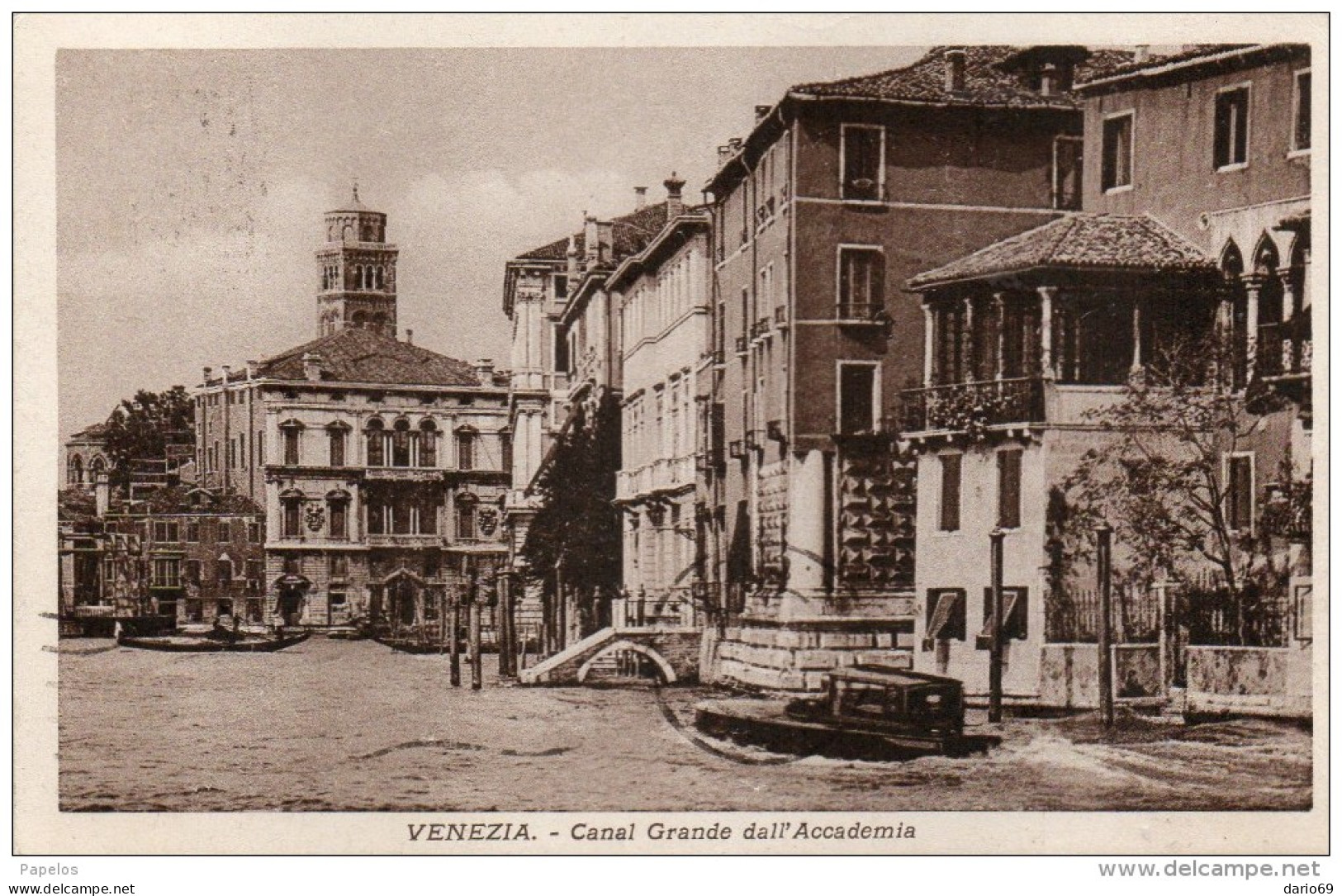 1930   CARTOLINA CON ANNULLO VENEZIA + TARGHETTA SERVITEVI DEI PACCHI POSTALI URGENTI - Marcophilia