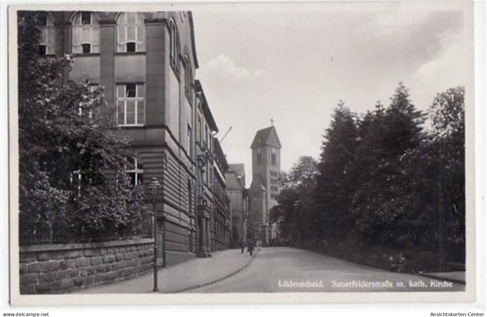 39058511 - Luedenscheid Mit Sauerfelderstrasse Und Kath. Kirche Ungelaufen  Gute Erhaltung. - Lüdenscheid