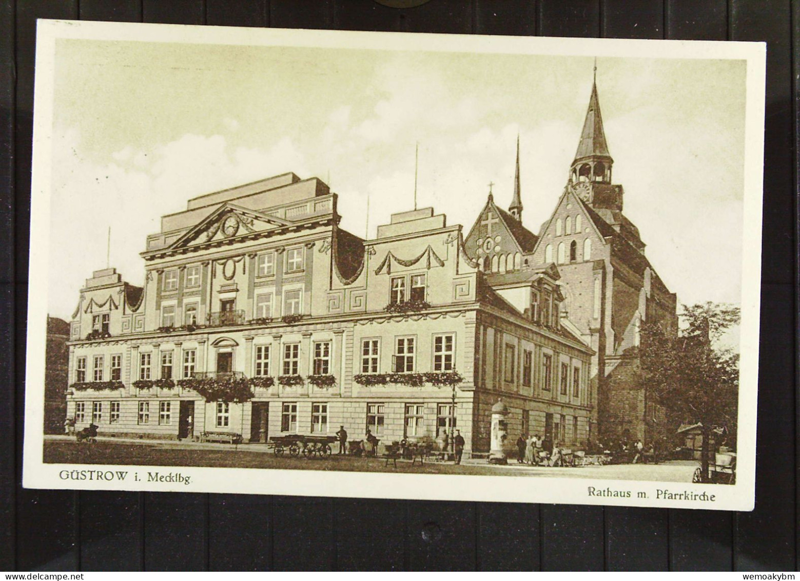 DR: AK Von Güstrow In Mecklenburg Mit Rathaus Und Pfarrkirche Vom 8.4.1931 Nach Dresden - Guestrow