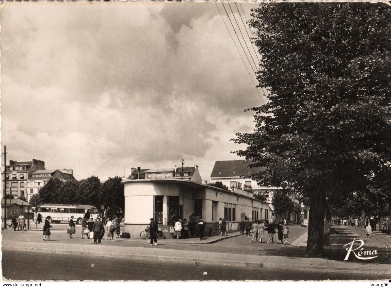 56 - LORIENT - LA GARE ROUTIÈRE SUR LE COURS DE CHAZELLES - Lorient