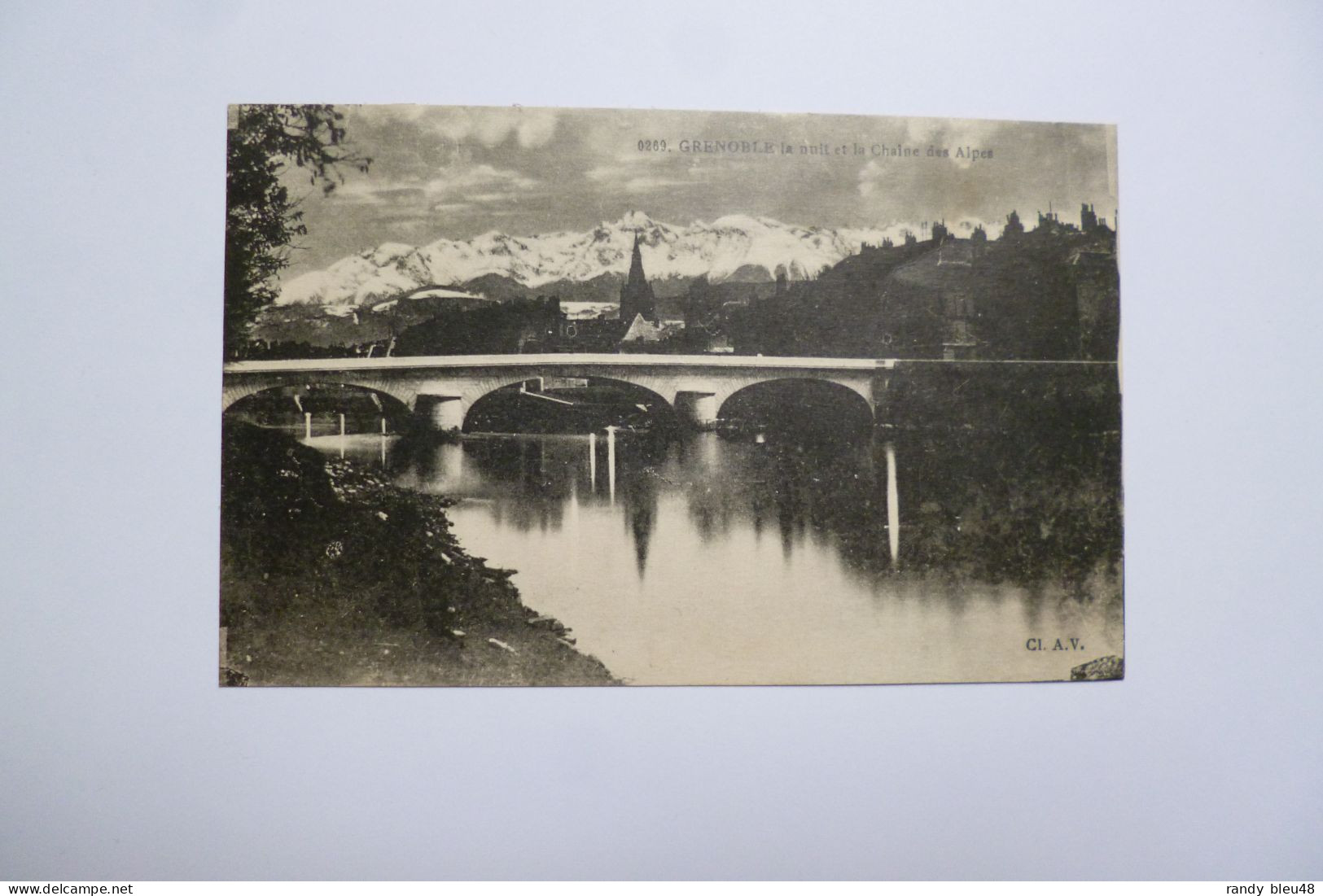 GRENOBLE  -  38  -  La Nuit Et La Chaîne Des Alpes    -  Isère - Grenoble