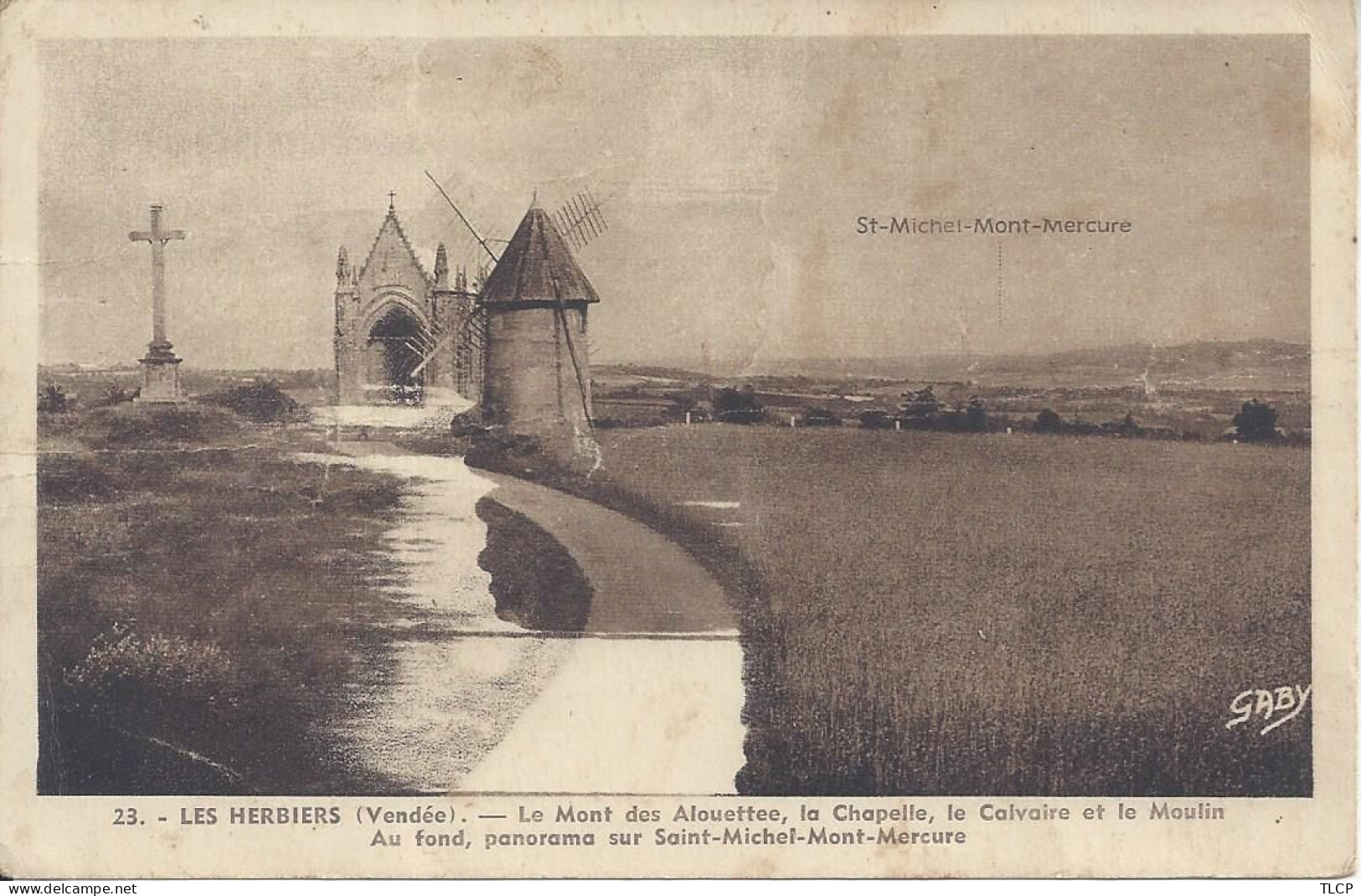 CPA Pays De Loire 85 Vendée   Les Herbiers Le Mont Des Alouettes, La Chapelle, Le Calvaire Et Le Moulin - Moulins à Vent