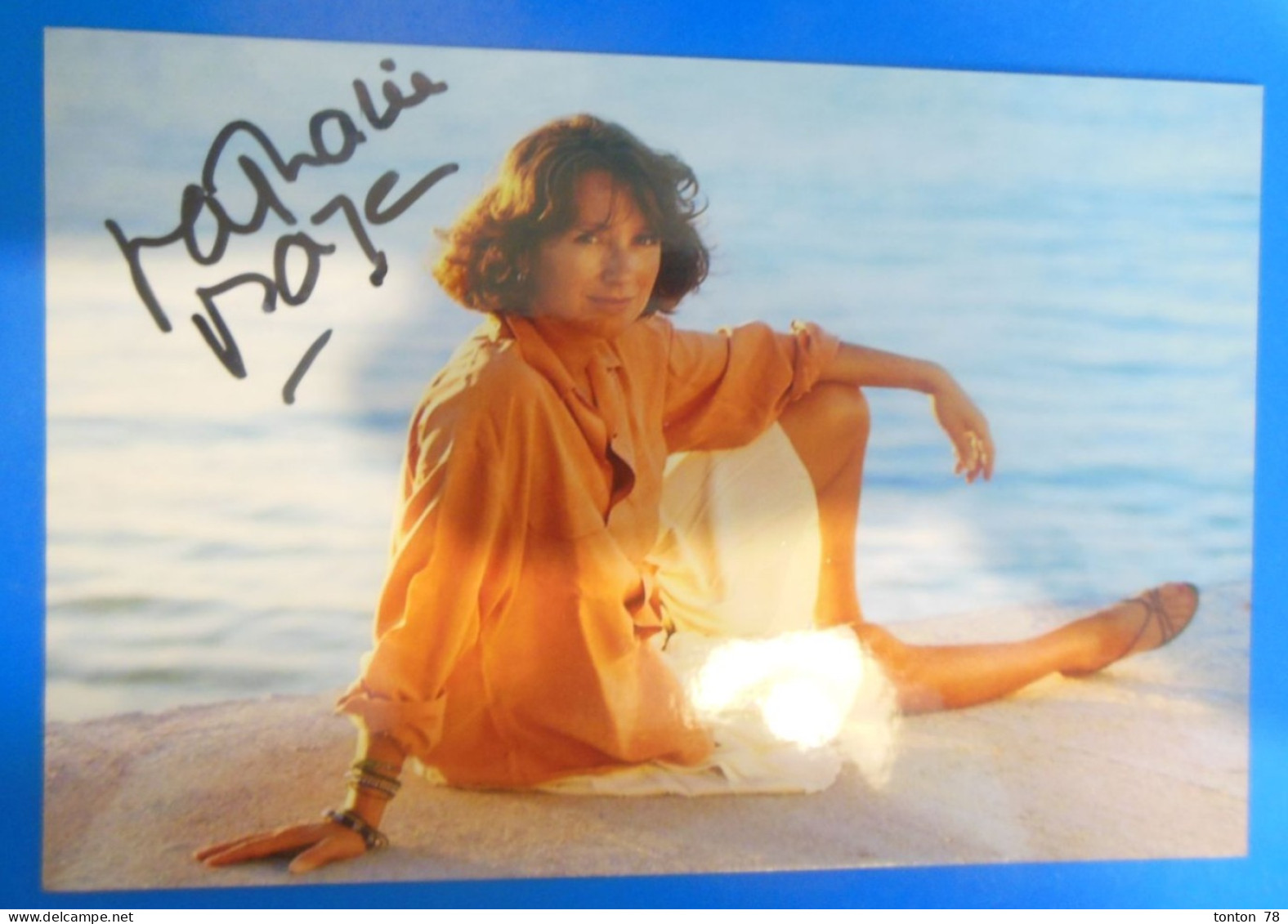 AUTOGRAPHE DE NATHALIE BAYE SUR PHOTO - Acteurs & Comédiens