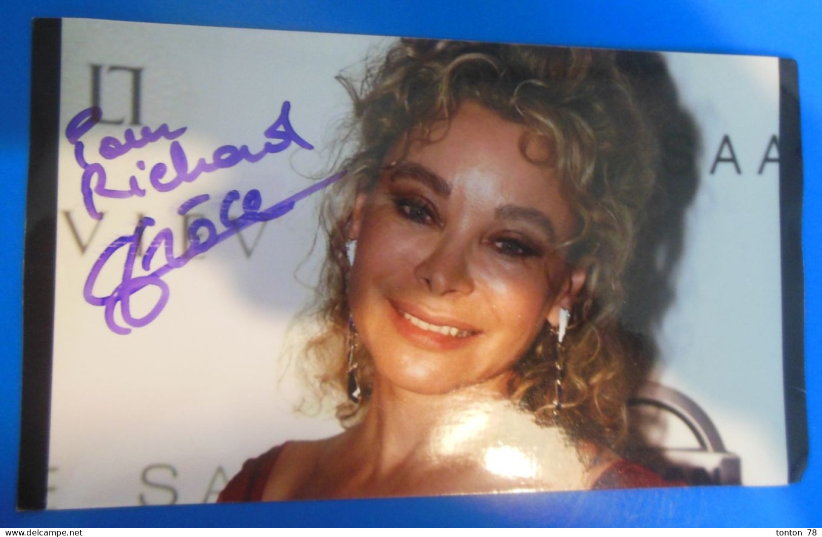 AUTOGRAPHE DE GRACE DE CAPITANI SUR PHOTO - Acteurs & Comédiens