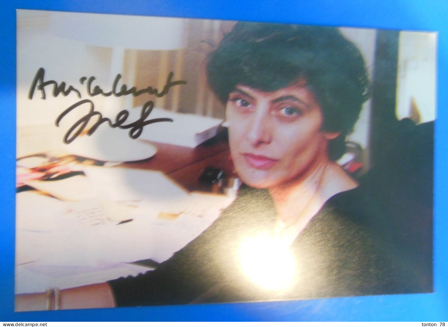 AUTOGRAPHE DE INES DE LA FRESSANGE SUR PHOTO - Télévision & Internet