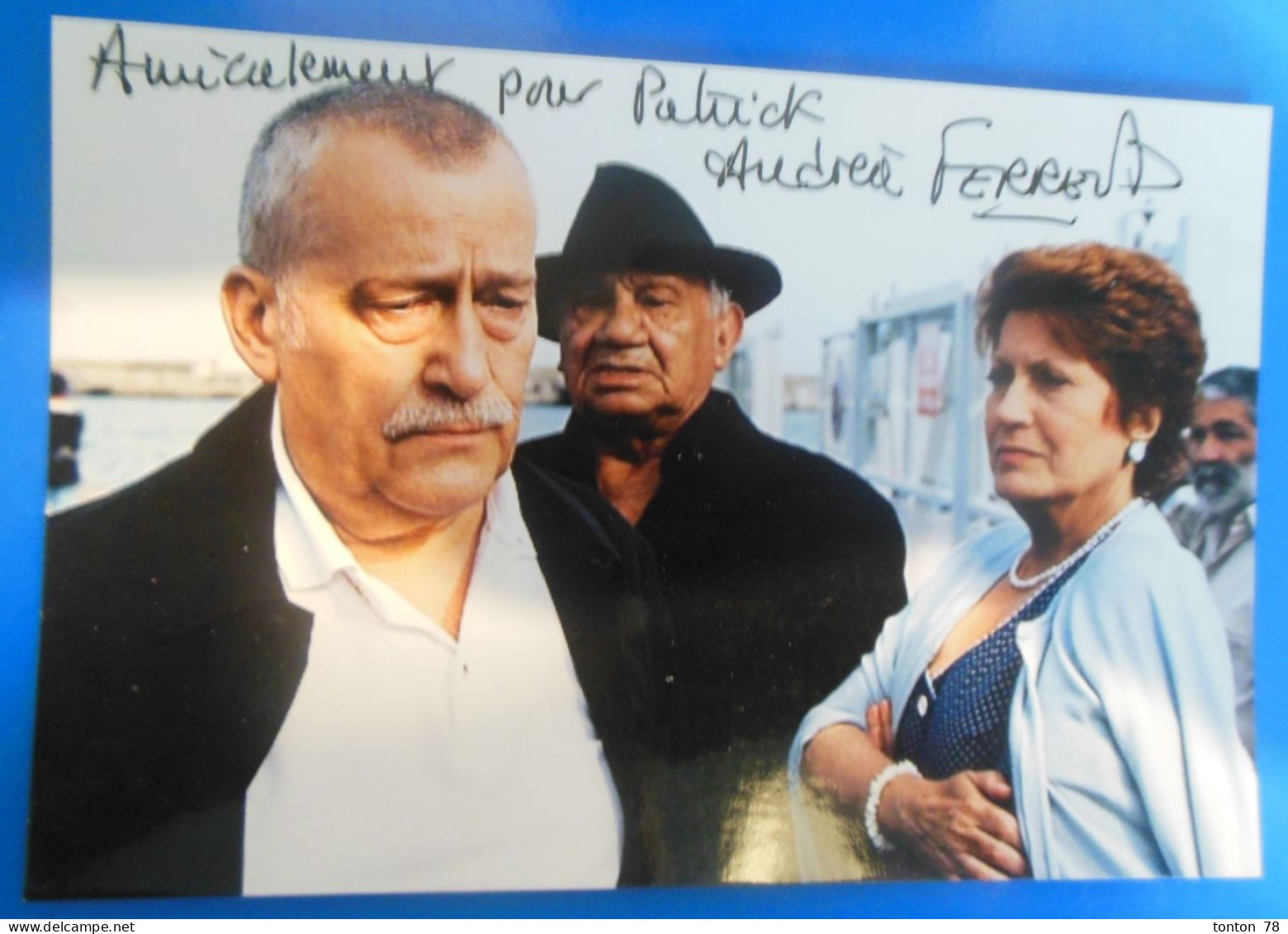 AUTOGRAPHE DE ANDREA FERREOL SUR PHOTO - Attori E Comici 