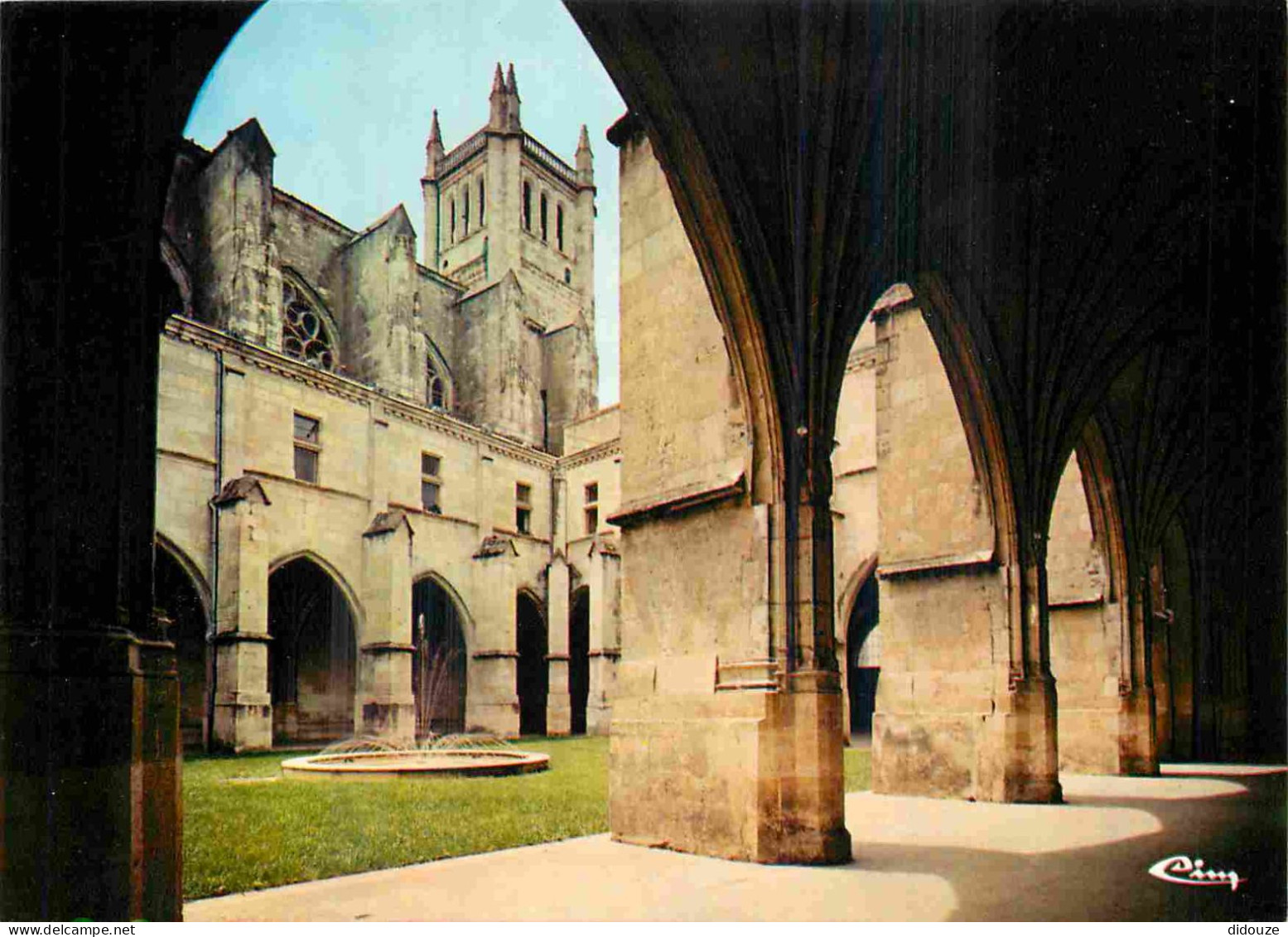 32 - Condom - Le Cloître Et Le Rocher De La Cathédrale - CPM - Voir Scans Recto-Verso - Condom