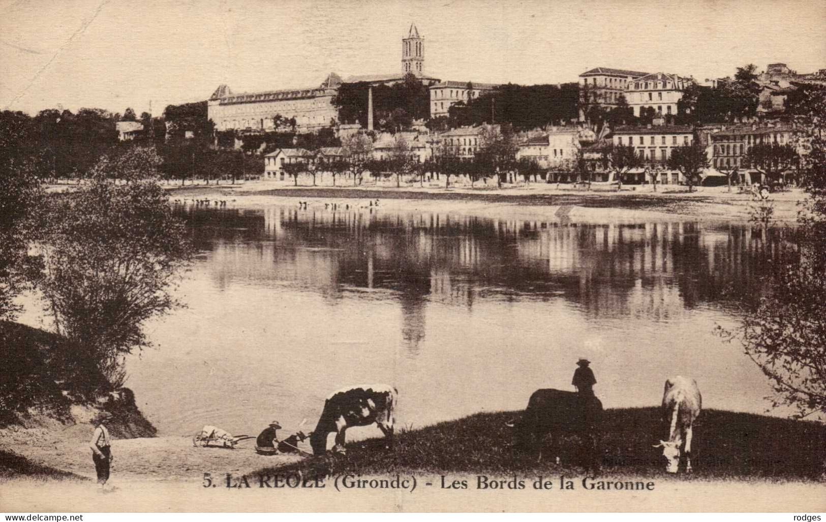 33 , Cpa LA REOLE , 5 , Les Bords De La Garonne  (15415) - La Réole