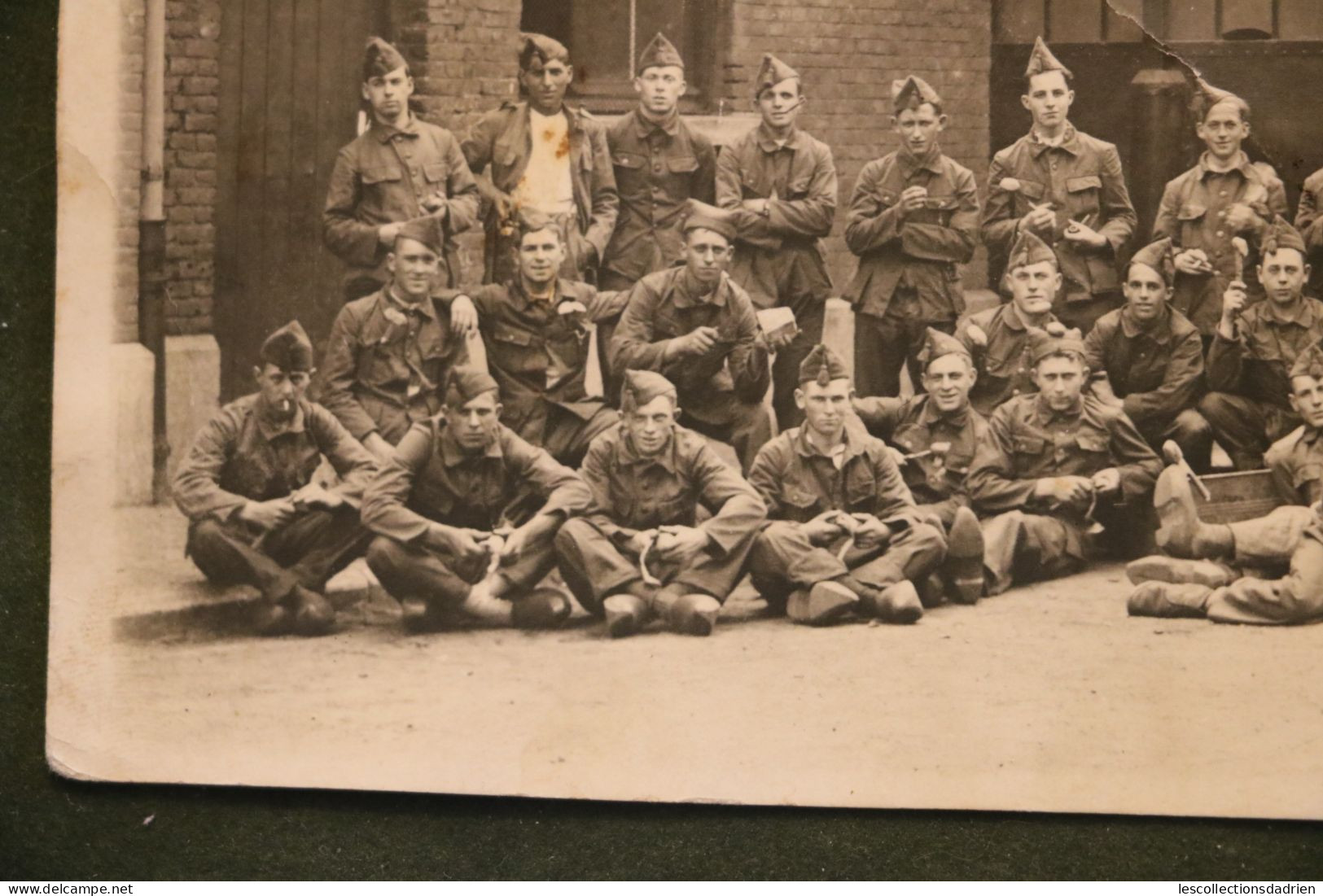 Carte Postale Photo Groupe De Soldats Belges Avec Sabots Soldaten - Kasernen