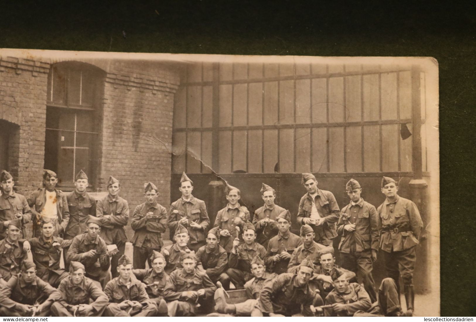 Carte Postale Photo Groupe De Soldats Belges Avec Sabots Soldaten - Kasernen