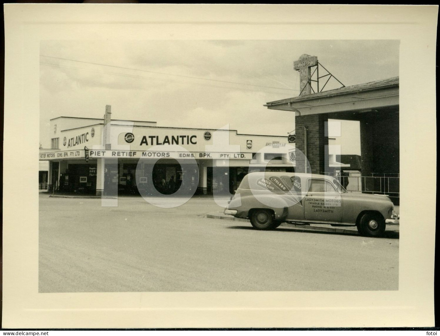 1954 REAL AMATEUR PHOTO FOTO PIET RETIEF CAR SERVICE CHEVROLET PARTS CHEVY VAN HOTEL SOUTH AFRICA  AFRIQUE AT442 - Afrique