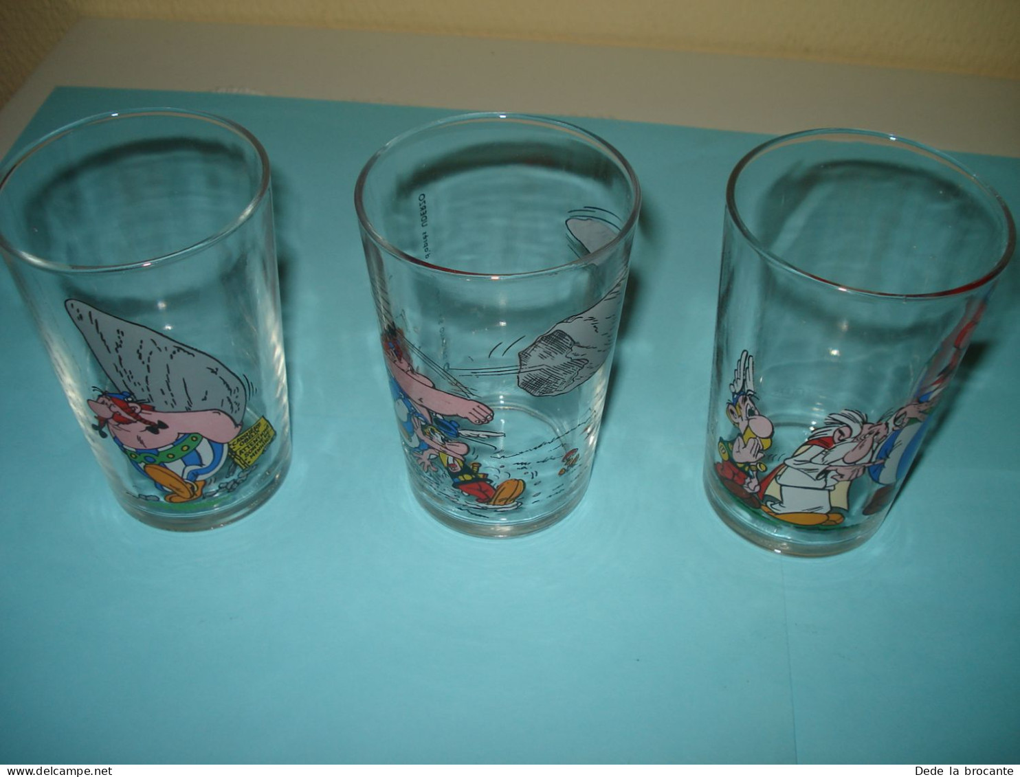 20 ( 15 ) / Lot De 3 Verres Bandes Dessinées - Astérix De 1968 - Objets Publicitaires