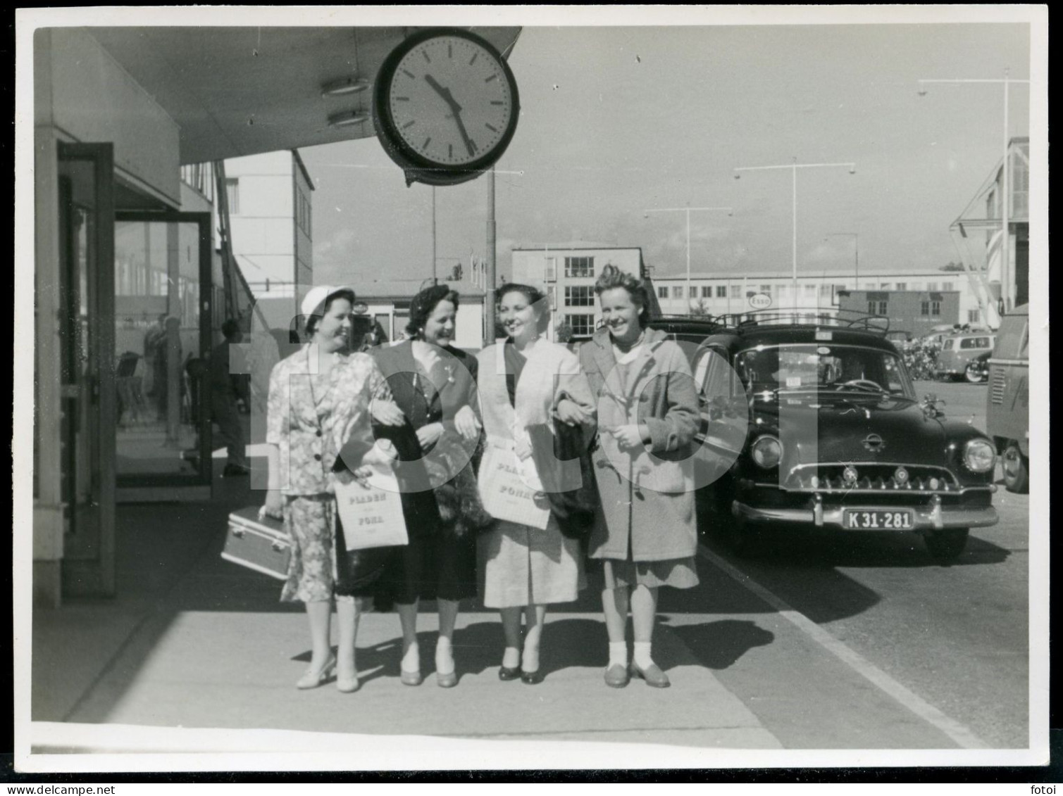 1956 COPENHAGEN AIRPORT ORIGINAL AMATEUR FOTO PHOTO OPEL KAPITAN TAXI DENMARK AT160 - Aviation