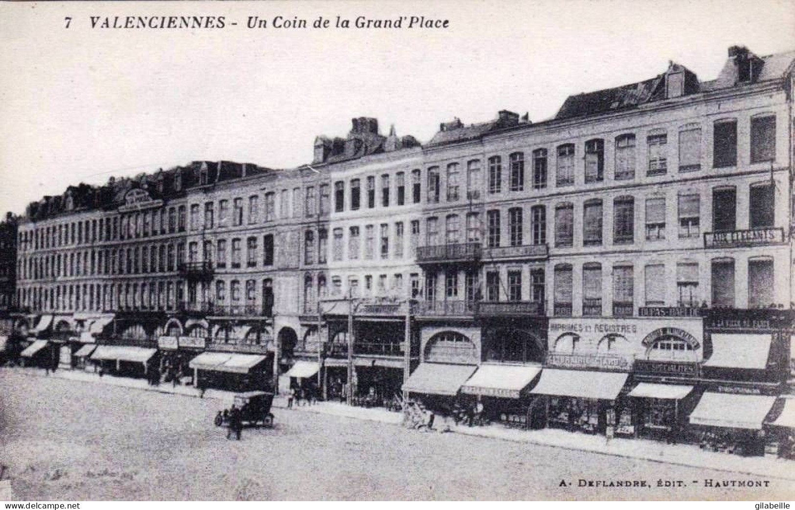 59 - Nord -   VALENCIENNES  -  Un Coin De La Grand Place - Valenciennes