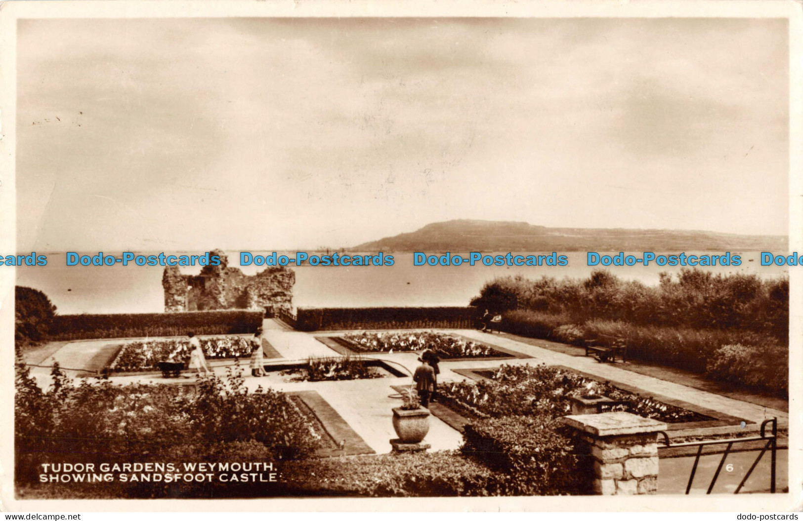 R098555 Tudor Gardens. Weymouth. Showing Sandsfoot Castle. RP. 1959. B. B. Londo - World