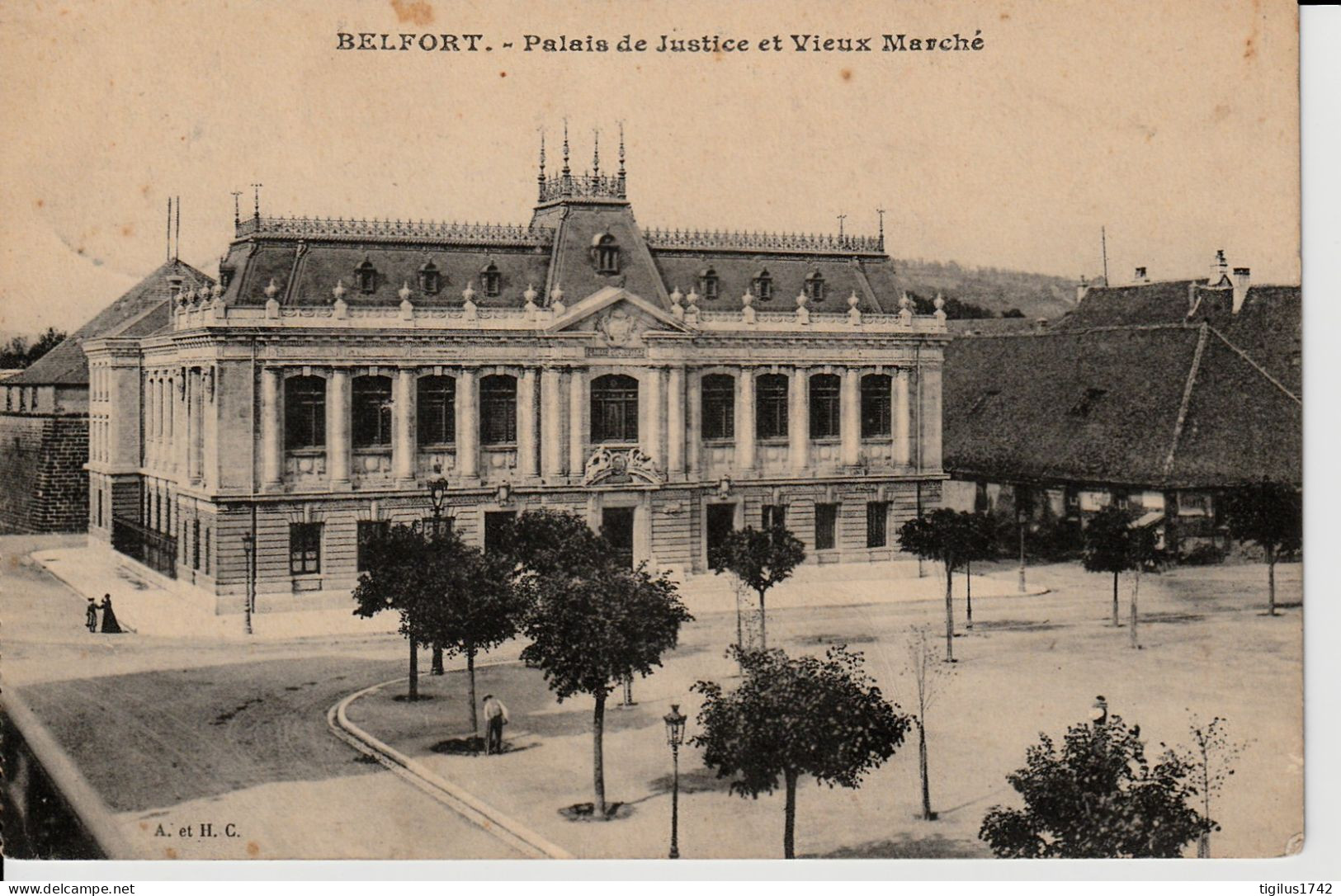 Belfort Palais De Justice Et Vieux Marché - Belfort - Stad