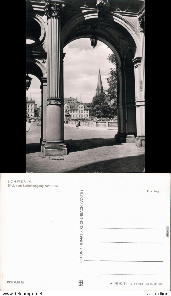 Ansichtskarte Schwerin Schlosseingang Mit Blick Zum Dom 1981 - Schwerin
