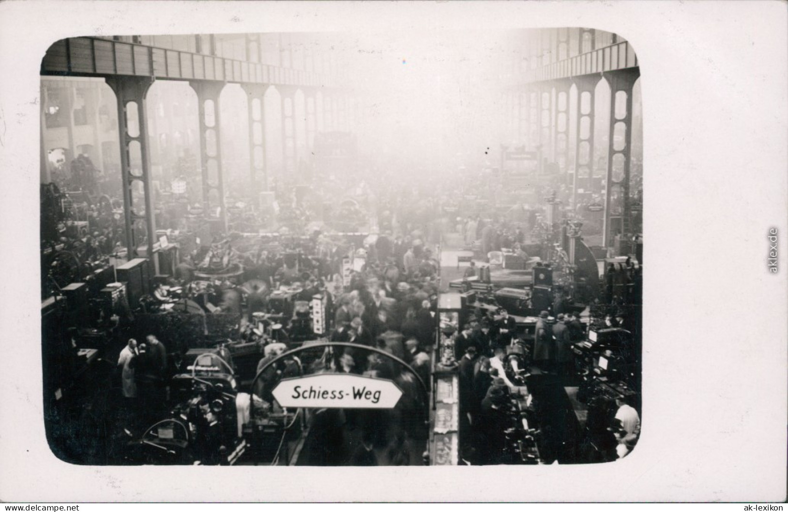 Foto  Schiess Weg Messe, Geräte Halle 1912 Privatfoto - Ohne Zuordnung
