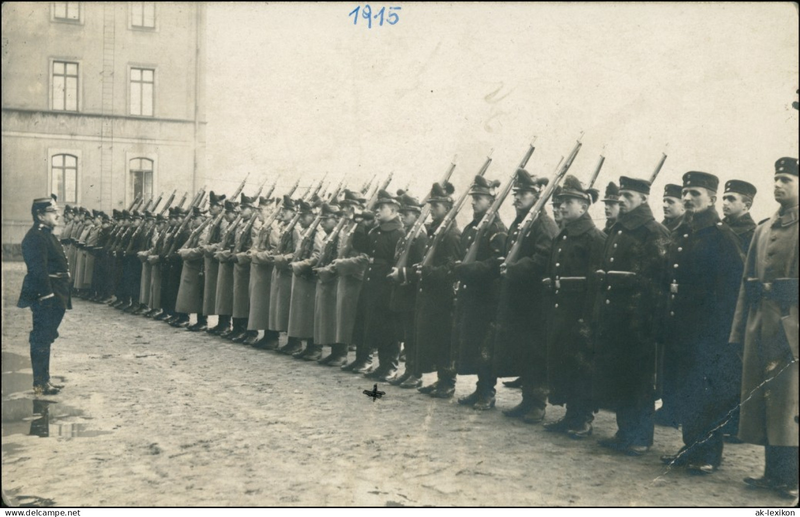 Soldatengruppe - Zur Befehlsausgabe Gewehre Militaria WK11915 Privatfoto - Other & Unclassified