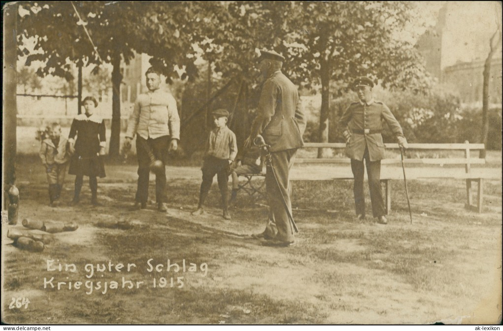 Ansichtskarte  Kinder Und Soldaten Beim Kegeln Kriegsjahr 1.WK 1915  - War 1914-18