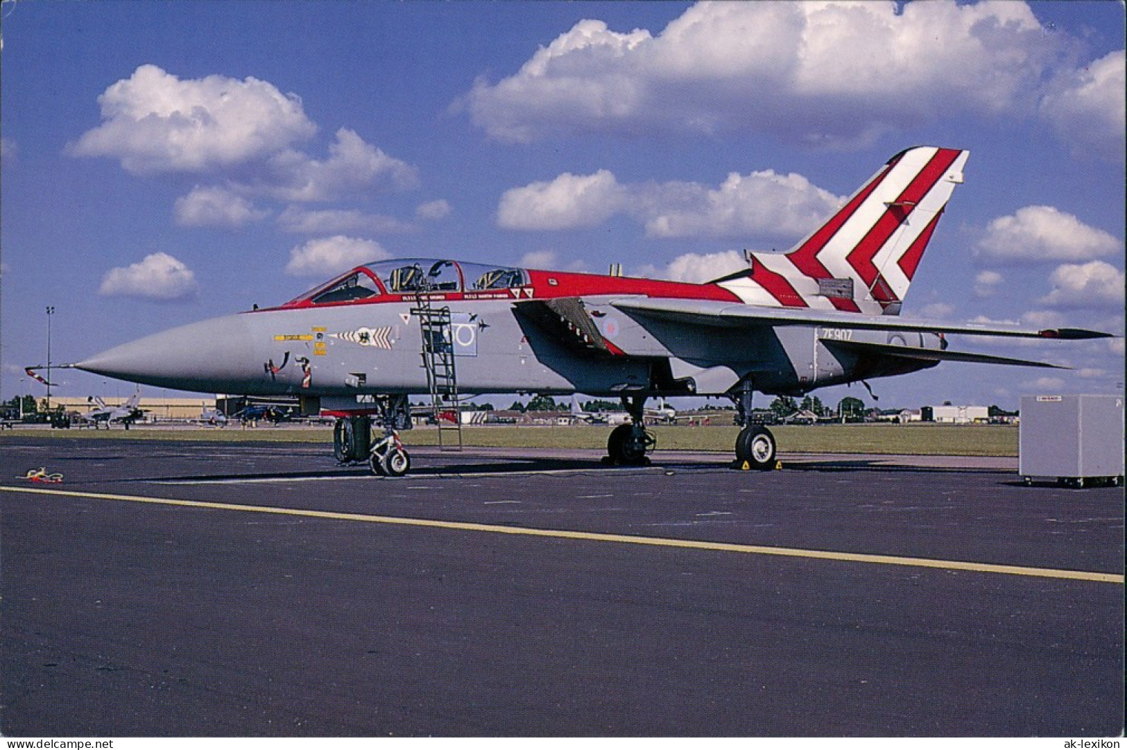 Ansichtskarte  Militär BAe Tornado F.3 At RAF Mildenhall 1990 - Ausrüstung