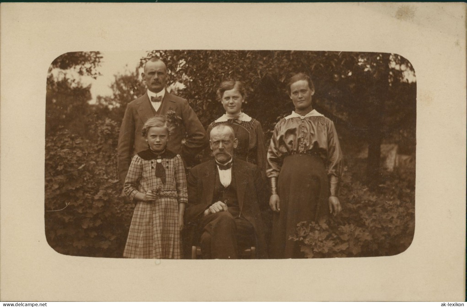 Menschen Soziales Leben Familienfotos Gruppenfoto 1910 Privatfoto - Gruppen Von Kindern Und Familien