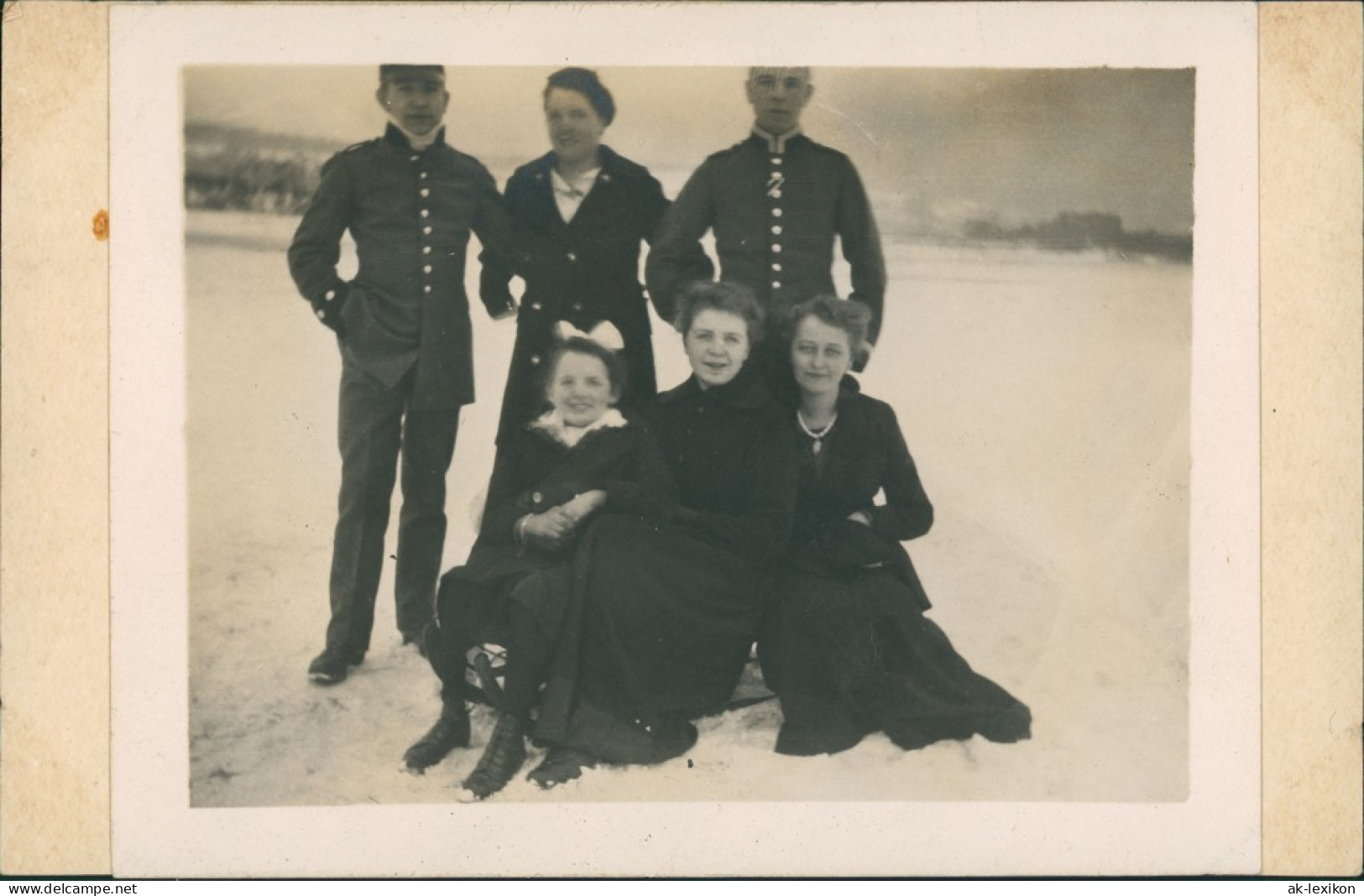 Fotokunst Fotomontagen Gruppenfoto Echtfoto Personen 1930 Privatfoto - Non Classés