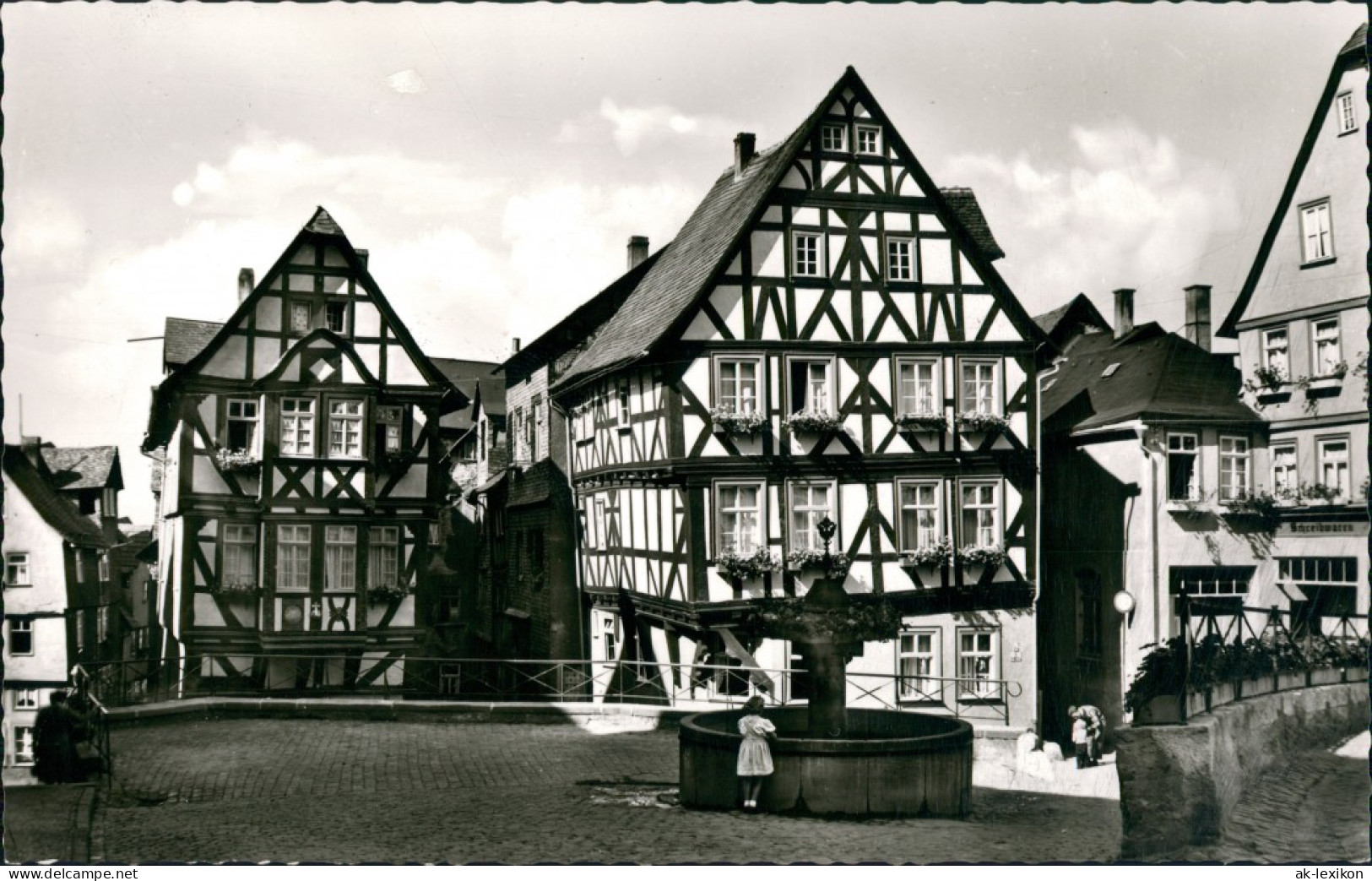 Ansichtskarte Wetzlar Kornmarkt, Mädchen Am Brunnen 1962 - Wetzlar
