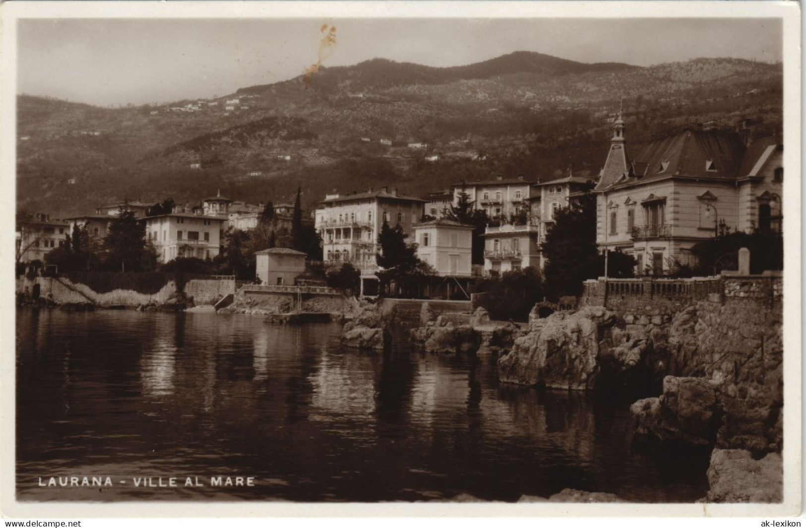 Postcard Lovran Laurana Ville Al Mare 1930 - Croatie