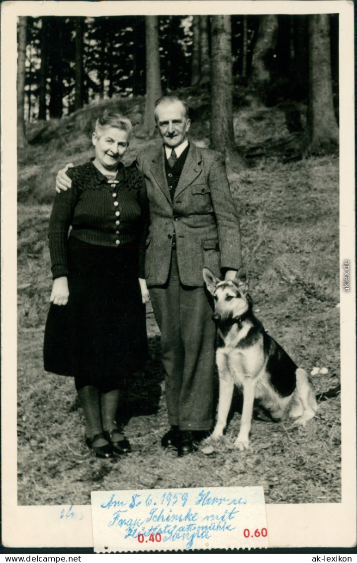  Menschen/Soziales Leben - Liebespaare Mit Schäferhund 1959 Privatfoto - Koppels