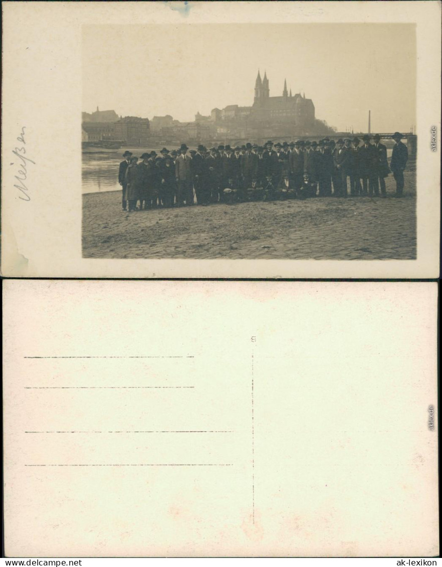 Meißen   Gruppenfoto  Vor Dem Schloss Albrechtsburg 1916 Privatfoto - Meissen