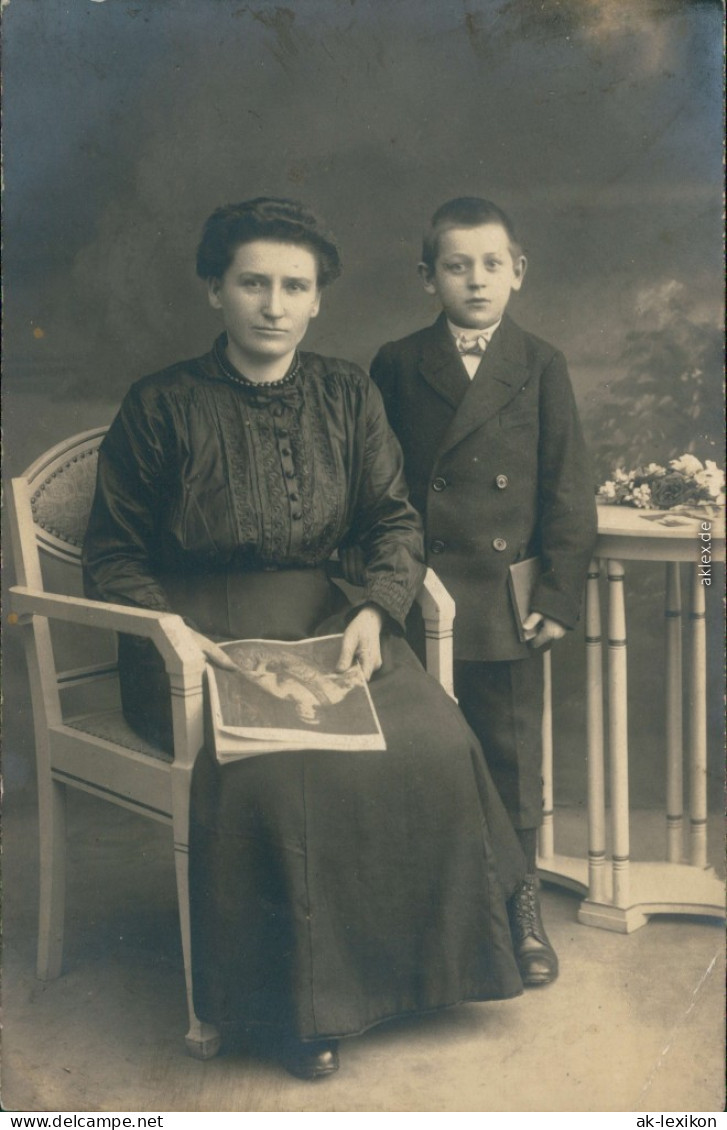 Ansichtskarte  Menschen / Soziales Leben - Familienfotos 1912 - Children And Family Groups