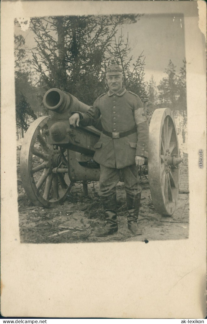 Ansichtskarte  Sanitäter - Pickelhaube Vor Geschütz 1915  - War 1914-18