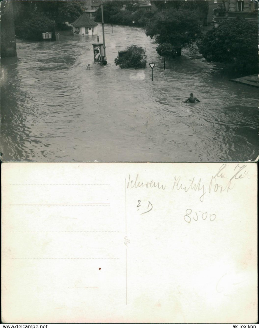  Hochwasser Straße, Menschen Im Wasser, Litfaßsäule 1955 Privatfoto  - Other & Unclassified