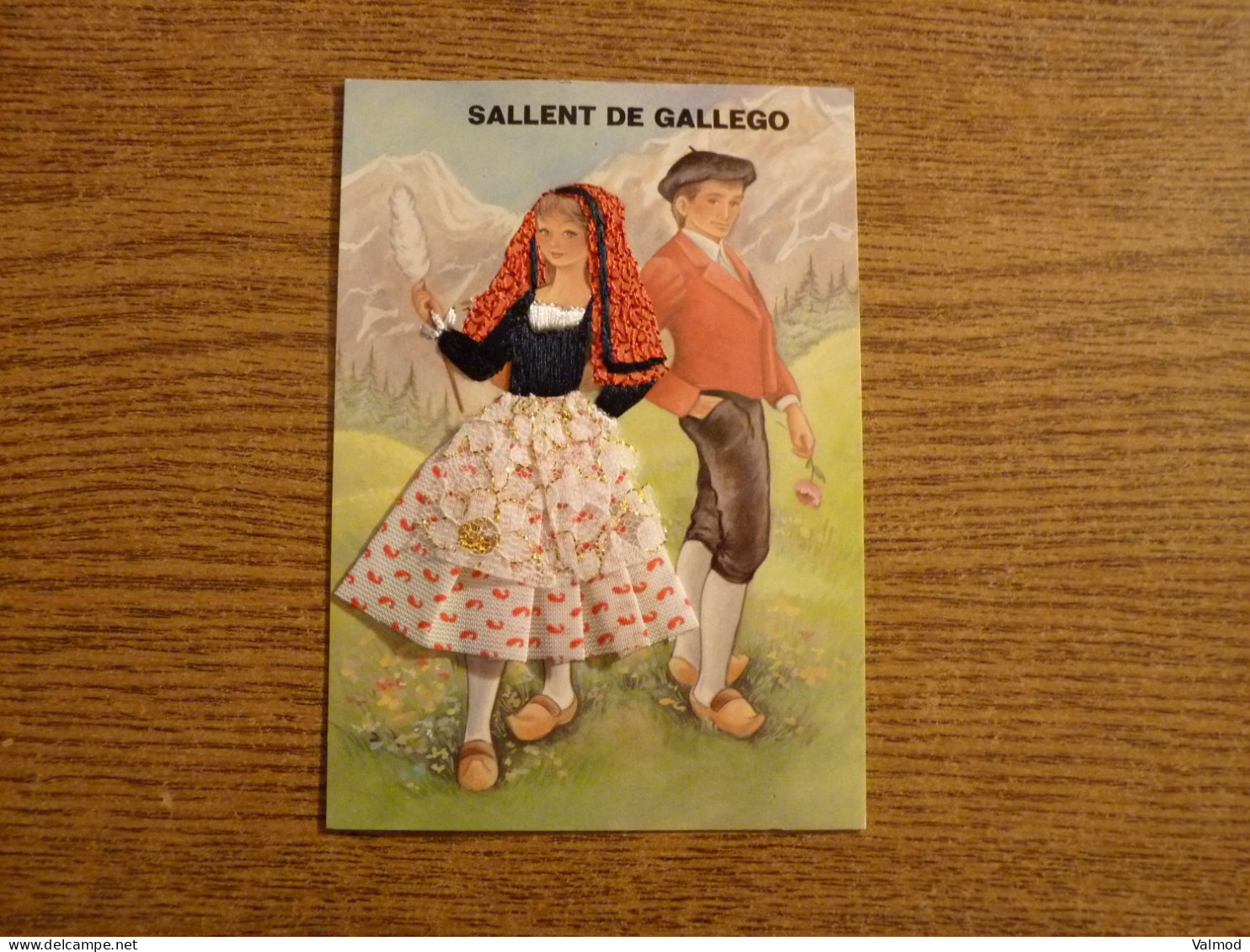 Carte Brodée "Sallent De Gallego" - Jeune Femme Costume Brodé/Tissu- 10,5x15cm Env. - Ricamate