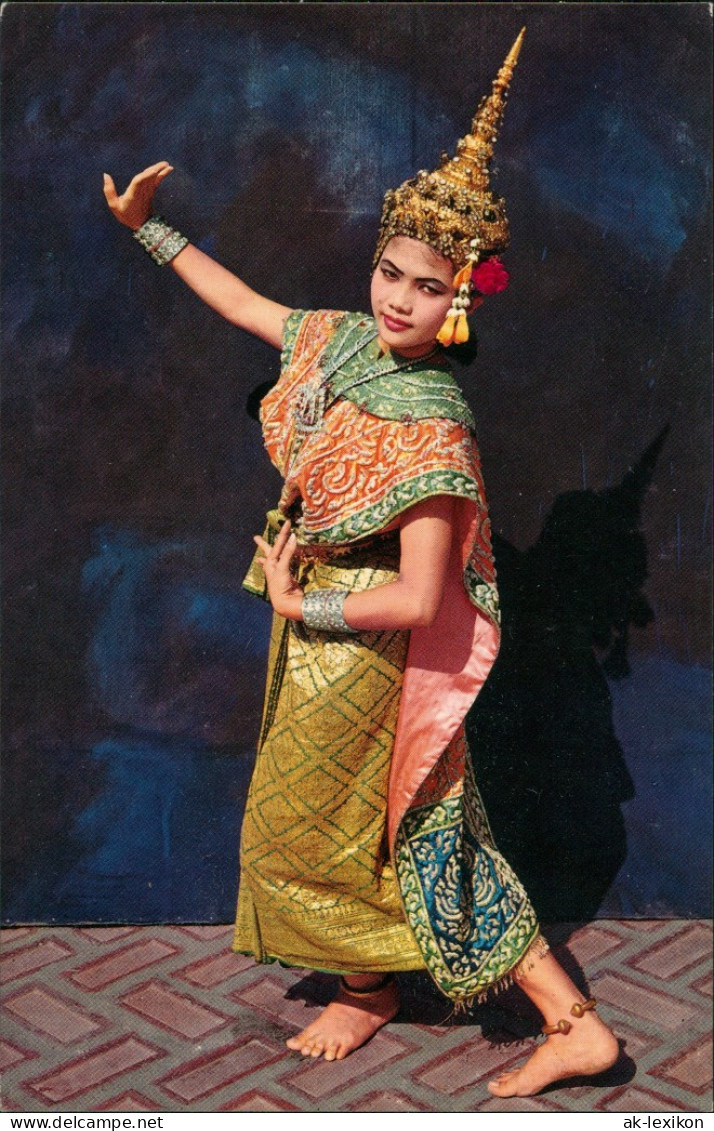 Posture Of "Lakorn" Thai Theatrical Play  Theater Volkstracht Thailand 1970 - Personnages