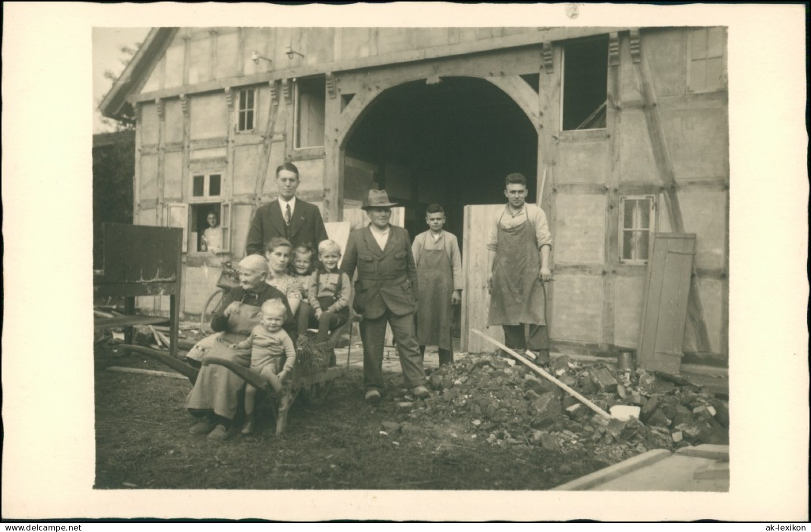 Familienfoto Gutshaus, Fahrrad Schupkarre, Arbeiter, Beruf 1939 Privatfoto - Paysans