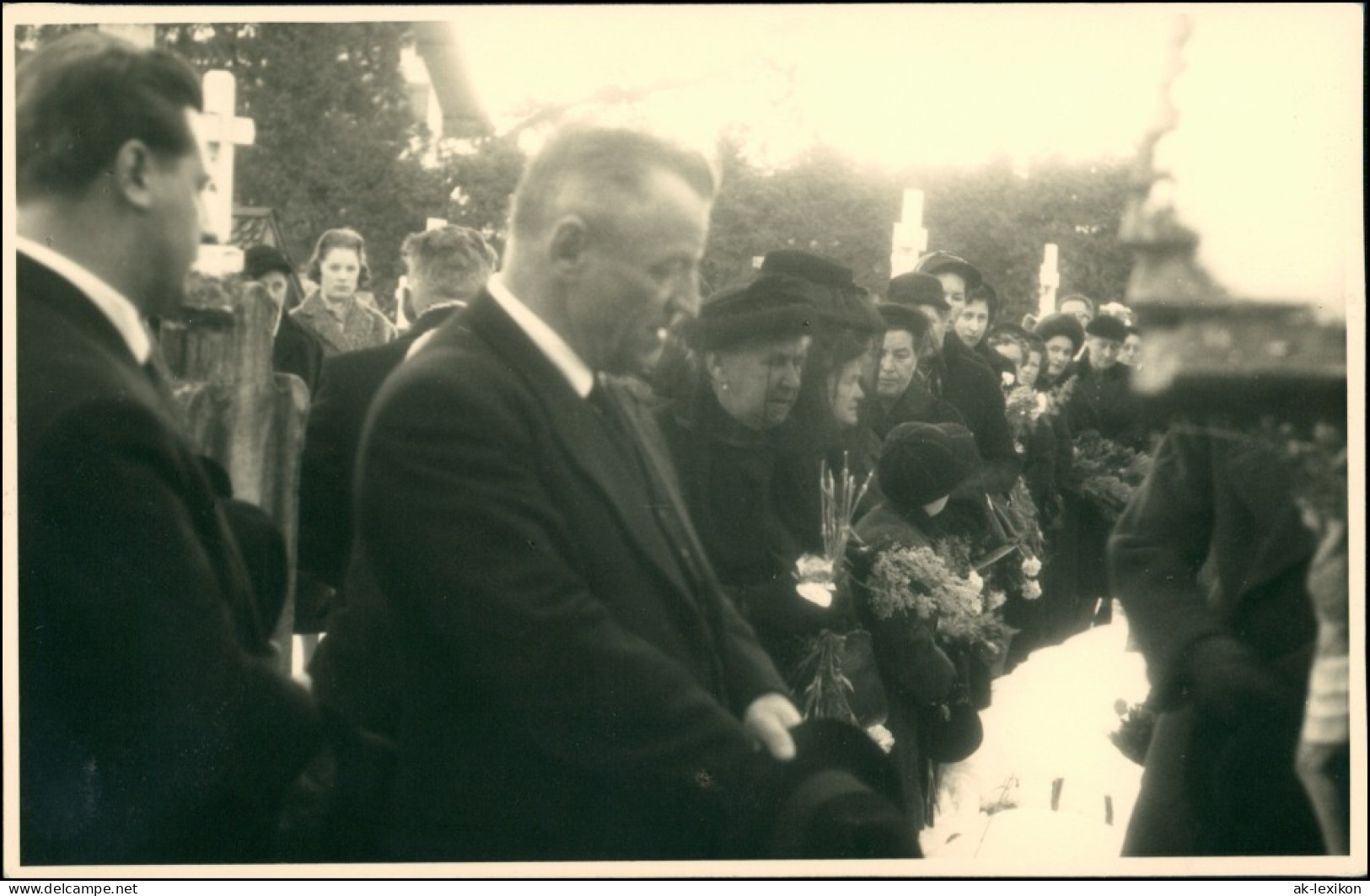 Foto  Trauerfeiern / Beerdigungen - Gruppe Am Sarg 1930 Privatfoto - Autres & Non Classés