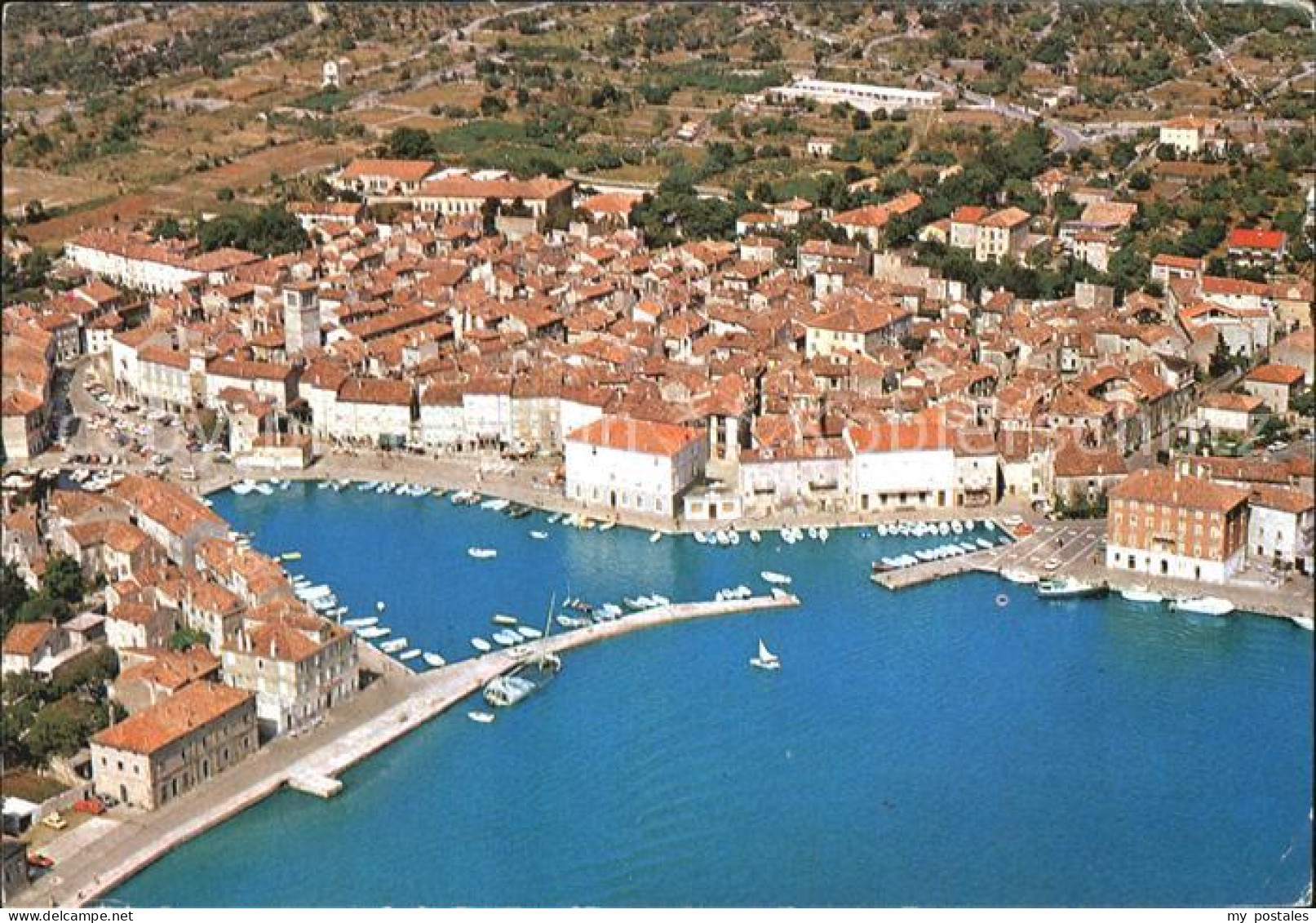 72494789 Cres Fliegeraufnahme Mit Hafen Croatia - Croatie