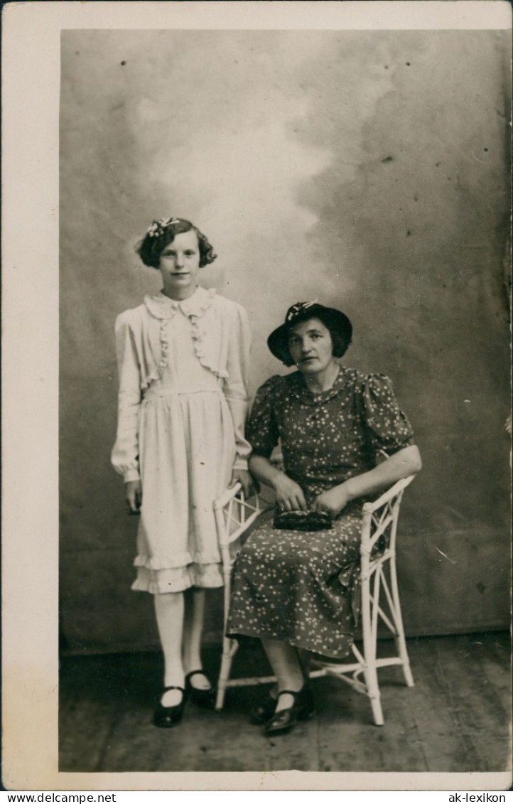 Fotokunst Atelier Photo Foto Von 2 Gut Gekleideten Frauen 1920 Privatfoto - Personaggi