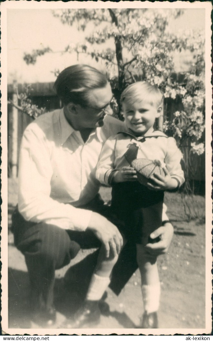 Foto  Fotokunst Mann Kinder Junge Garten-Foto 1940 Privatfoto - Portraits