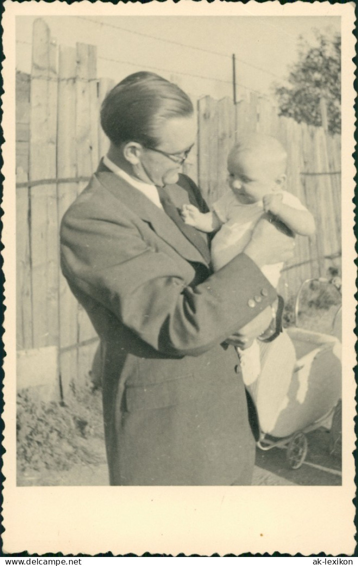 Menschen Soziales Leben Mann Mit Kind, Baby Im Arm 1940 Privatfoto - Portraits