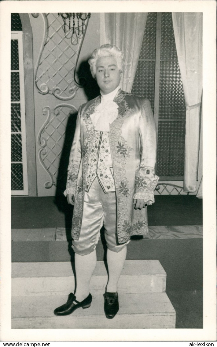 Menschen Soziales Leben Mann Kostüm (Sänger, Operndarsteller) 1960 Privatfoto - Personnages