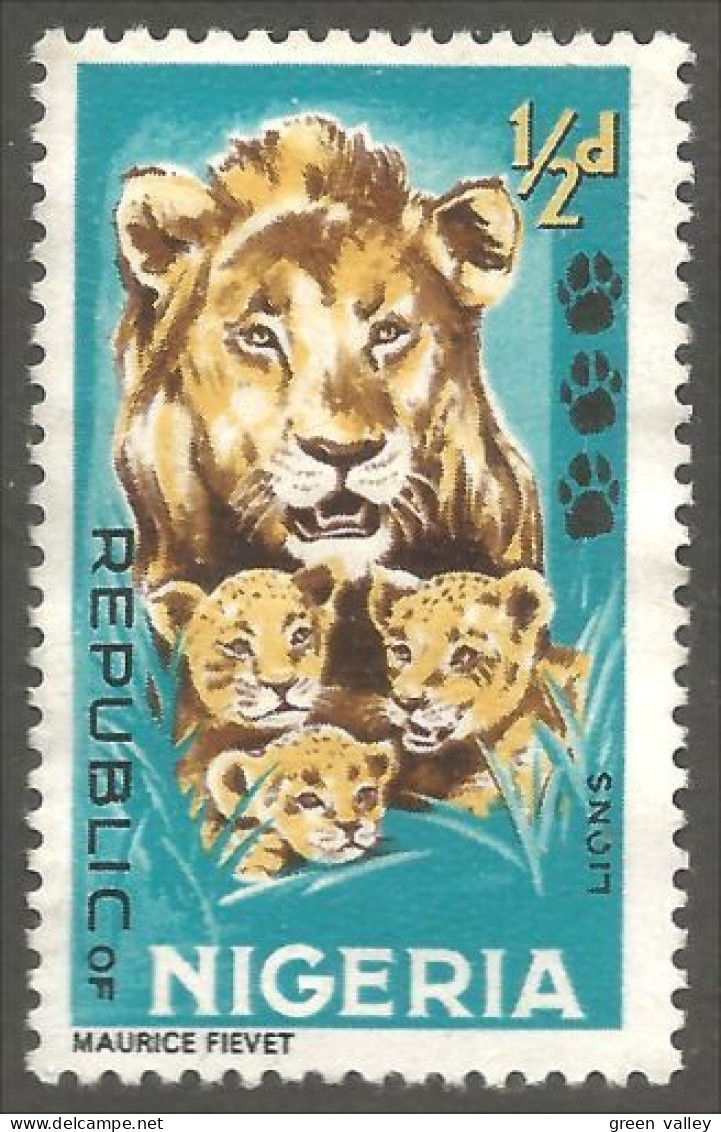 XW01-0765 Nigeria Lion Lionne Lionness Lowe Cub Lionceau Félin Feline Leone  - Big Cats (cats Of Prey)