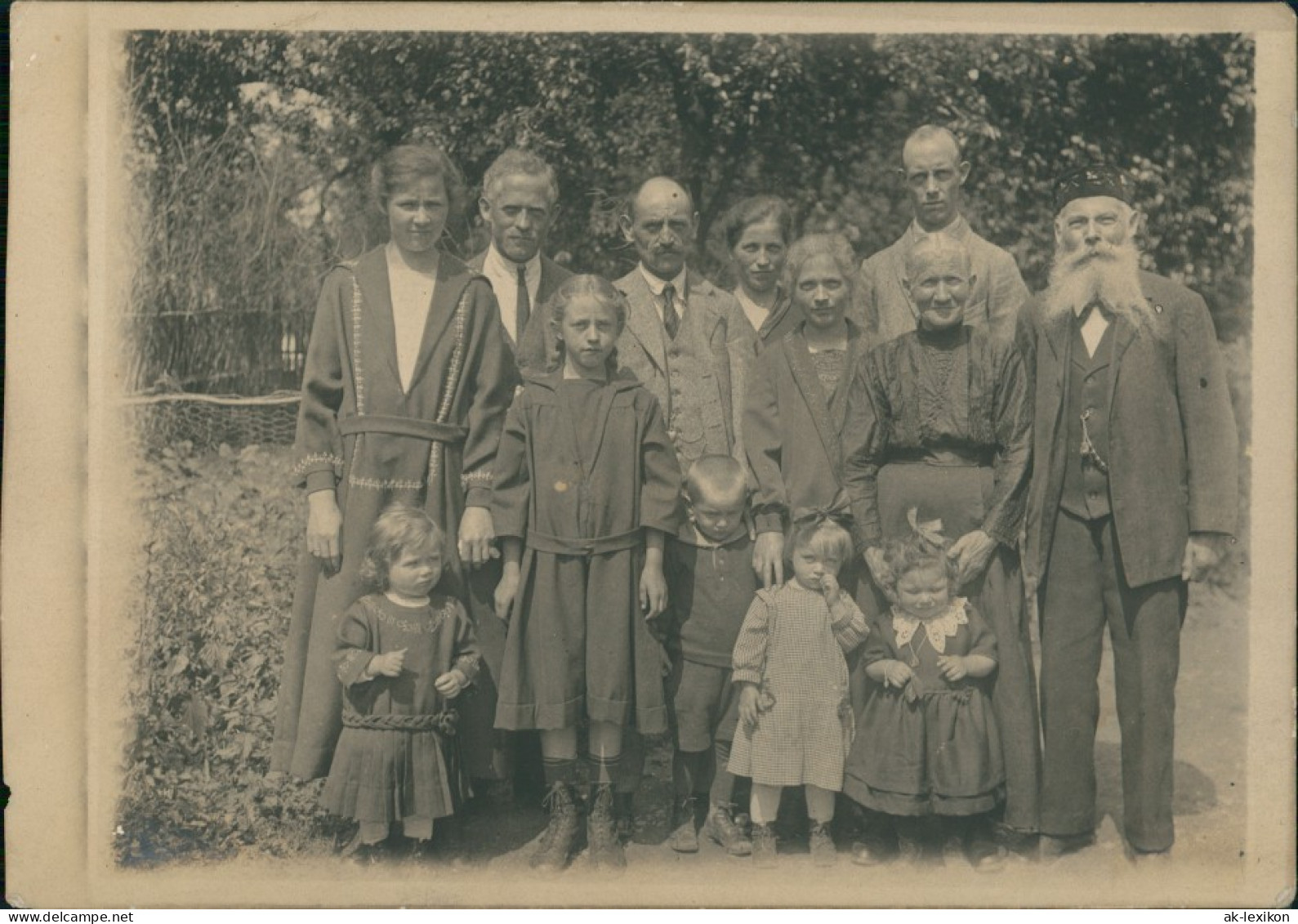 Portrait Foto Familie Verschiedene Generationen Generationenfoto 1920 Privatfoto - Unclassified