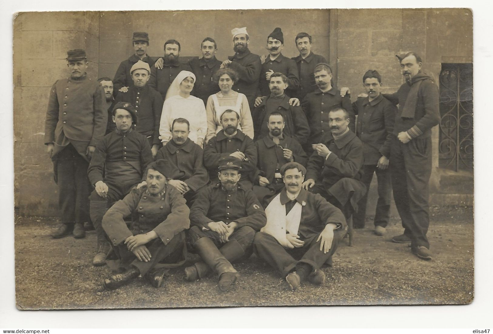 33 BORDEAUX 11 MARS 1915 GROUPE DE BLESSES DE LA GUERRE 14 18 EN CONVALESCENCE AVEC LEURS INFIRMIERES - Bordeaux