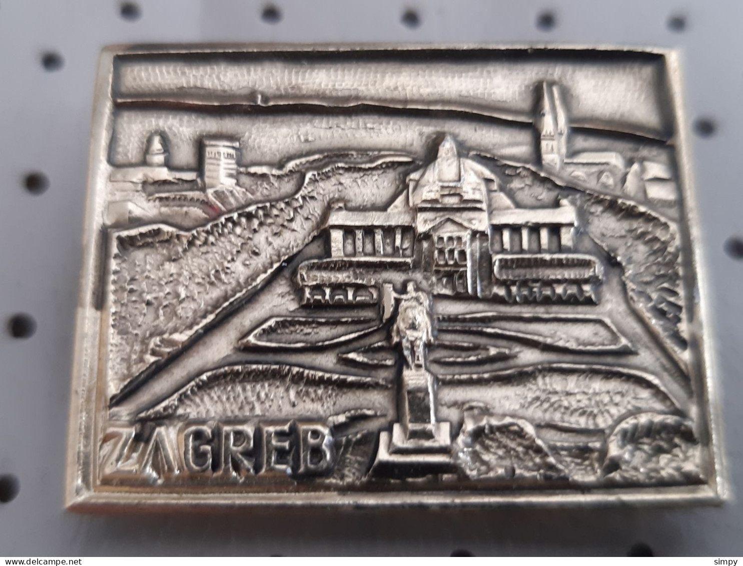 ZAGREB Coat Of Arms  Croatia Pin - Villes