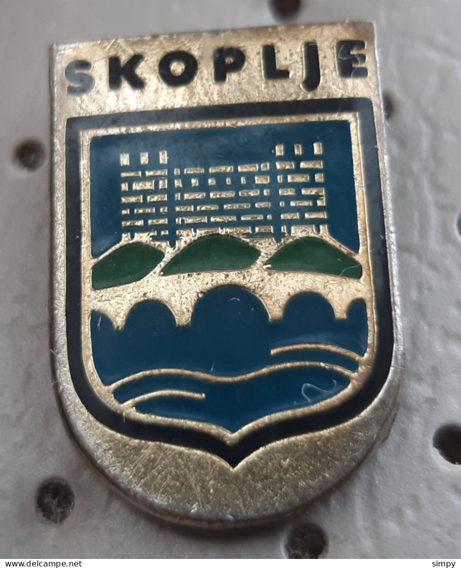 SKOPLJE Skopje  Coat Of Arms, Blason Macedonia Ex Yugoslavia Pin - Città