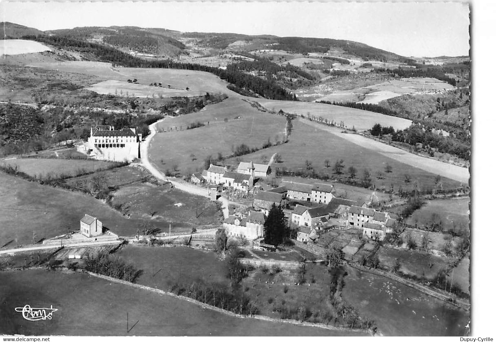 ANTRENAS - Vue Aérienne - Le Bourg Et Le Préventorium Lozérien - Très Bon état - Sonstige & Ohne Zuordnung