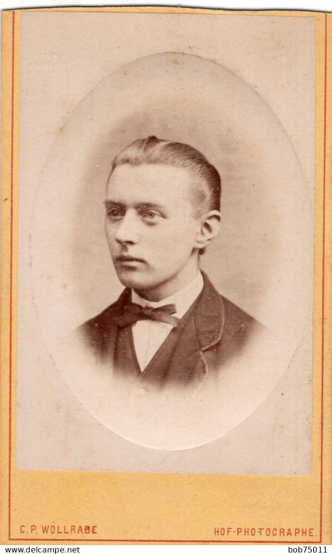 Photo CDV D'un Homme élégant Posant Dans Un Studio Photo A S . Hage ( Pays-Bas ) - Anciennes (Av. 1900)